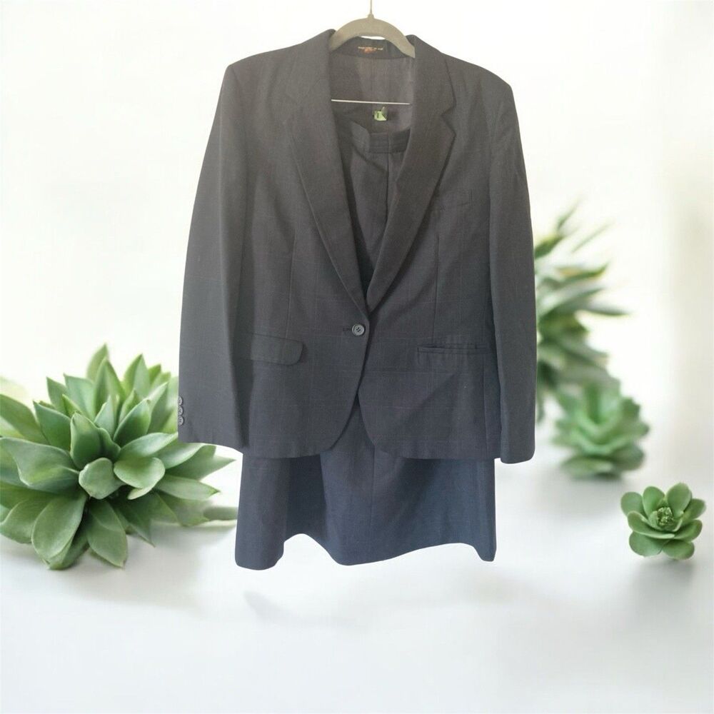 Women’s Size 12 Vintage Skirt Suit Set Tailored By Mark Shoppe Black Plaid 90s